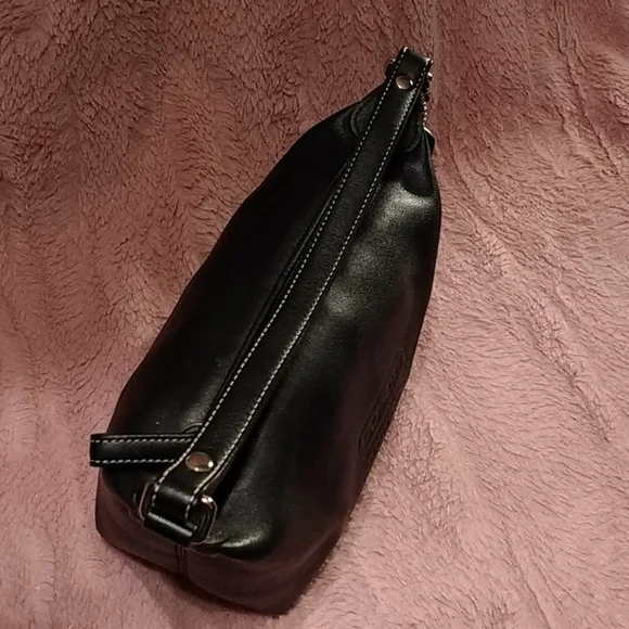 Vintage Authentic small/mini coach black leather handbag - Picture 8 of 8